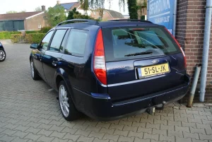 Ford Mondeo Wagon 1.8-16V Champion met Akrapovic uitlaat, foto 3